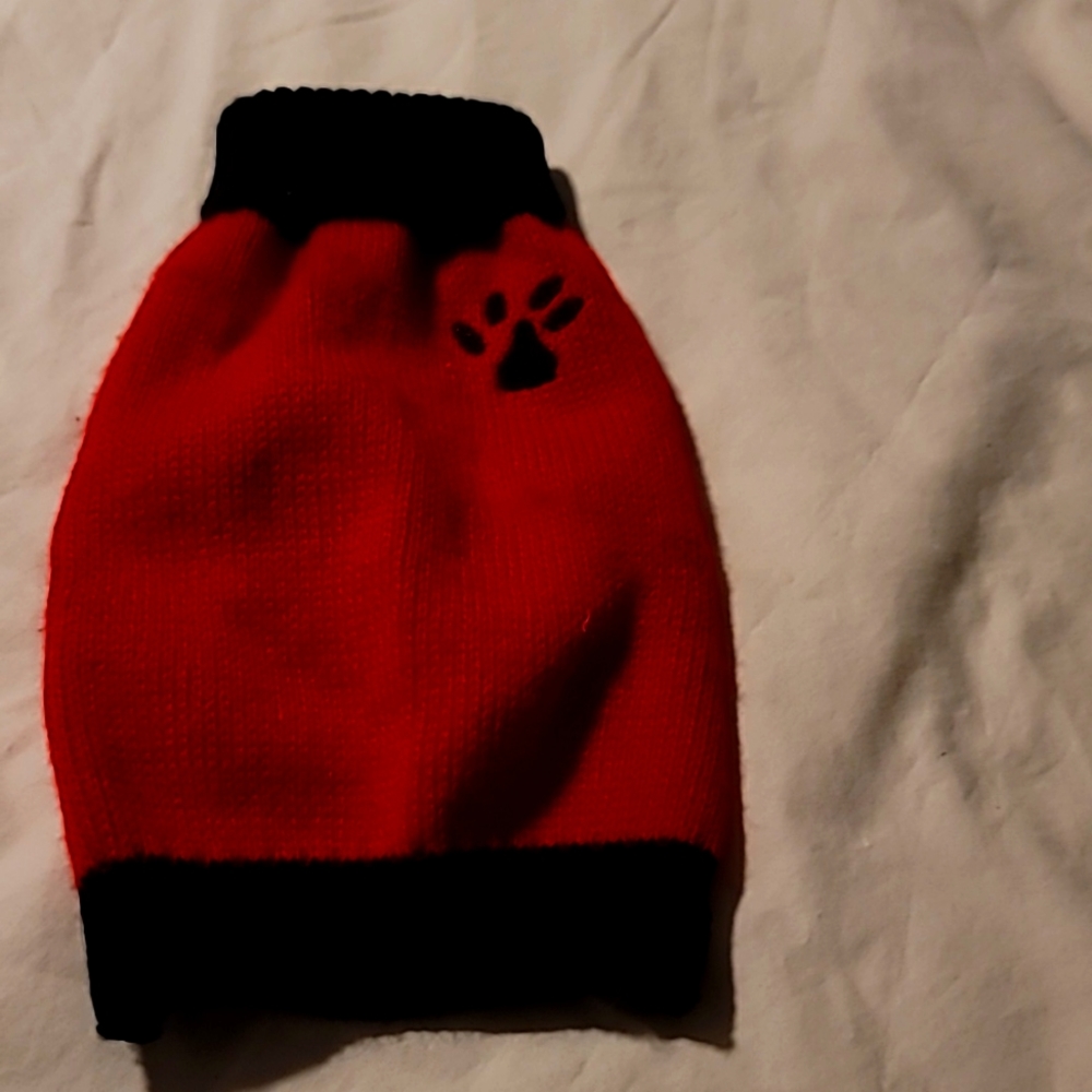 Dog sweater. XS